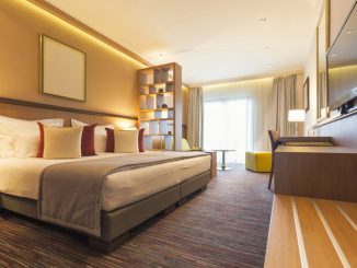 luxury-hotel-room